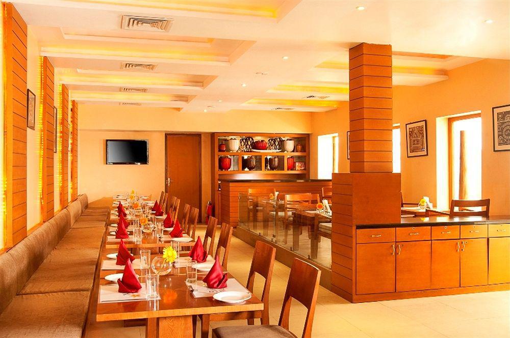 Hotel Walson Spa'O'Tel Kolkata Restaurant photo